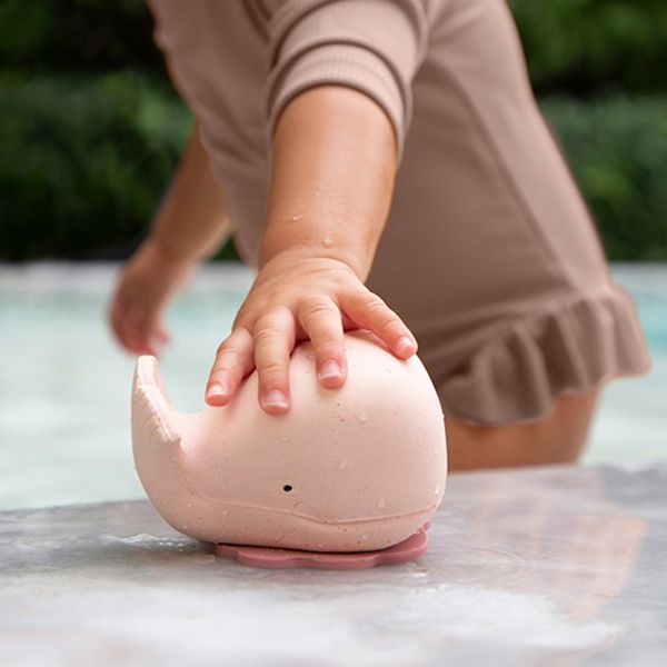 HEVEA Badespielzeug Wal